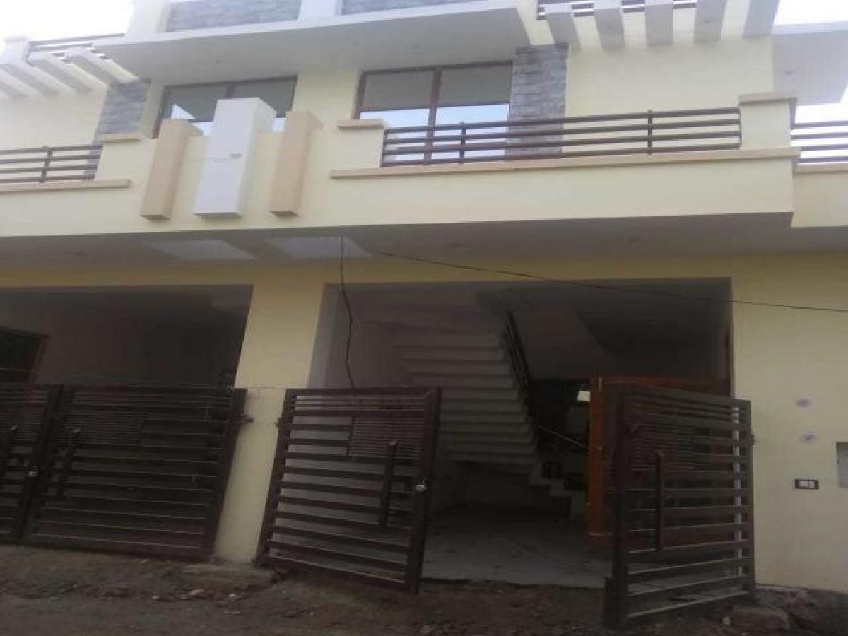 2 bedrooms House in Lucknow, India No. 3720