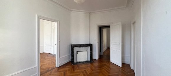 1 bedroom Apartment in Nancy, France No. 45569 2