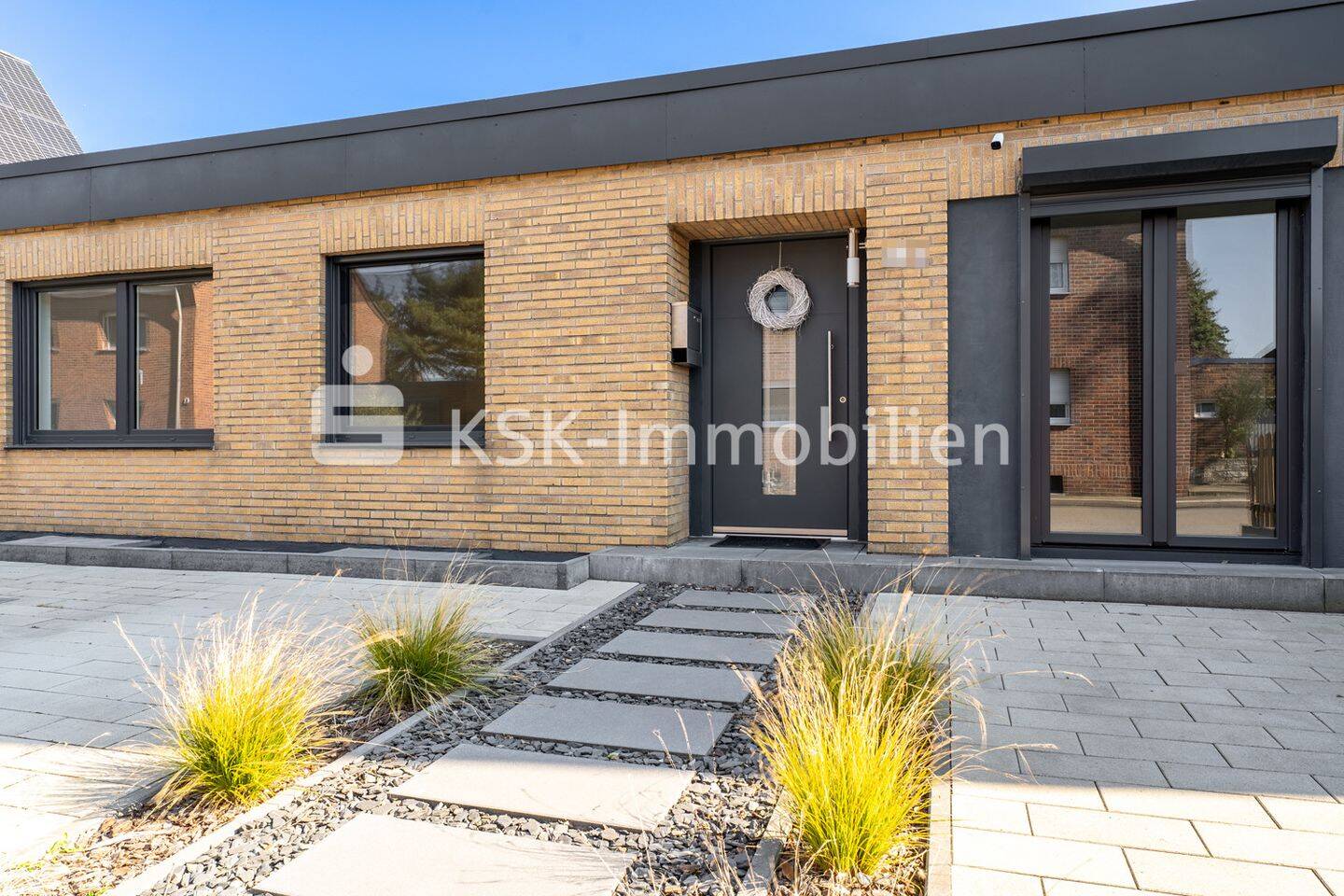 Bungalow de 3 dormitorios en Rhein-Erft, Germany No. 228708