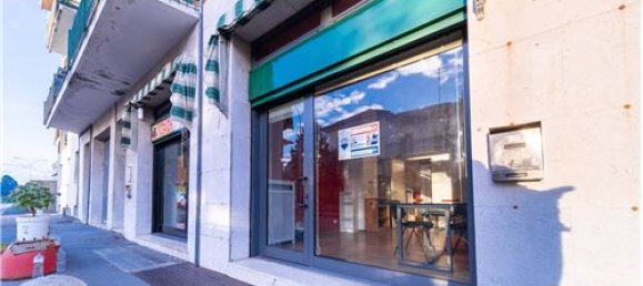 2 rooms Commercial property in Rescaldina, Italy No. 279195 4