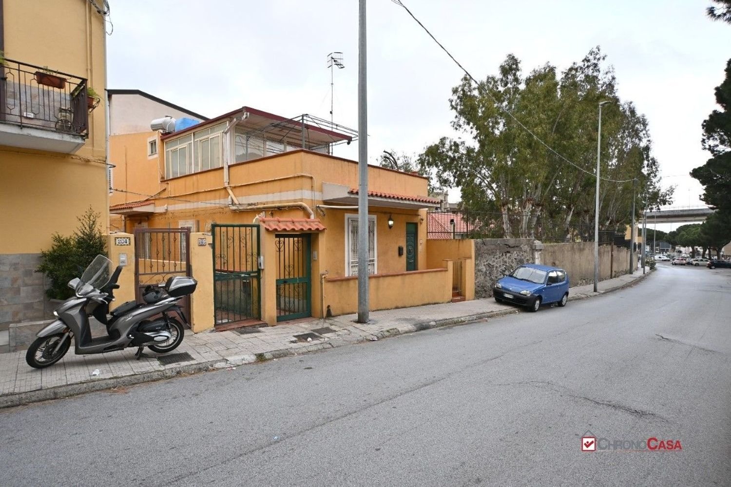 7-salle Appartement à Messina, Italy No. 142378