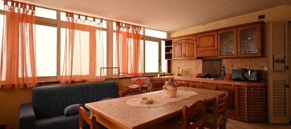 7-salle Appartement à Messina, Italy No. 142378 19