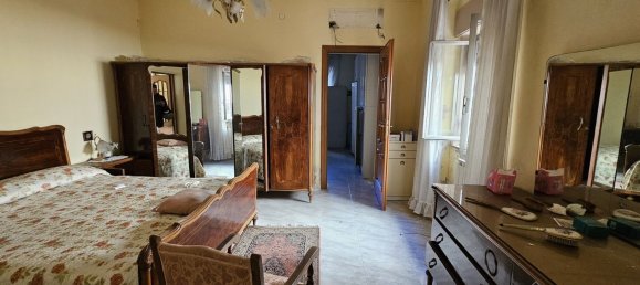 7-salle Appartement à Messina, Italy No. 142378 8