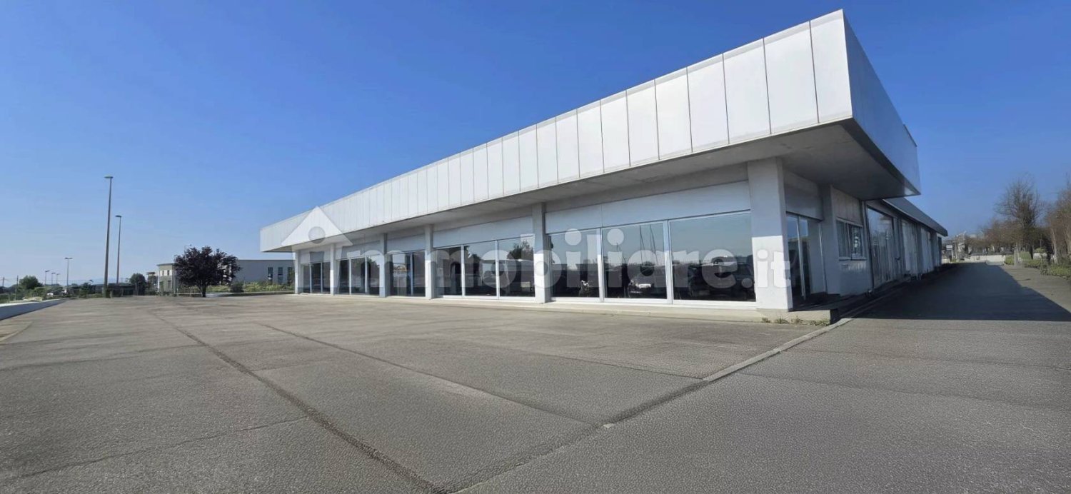  عقار تجاري في Cirié, Italy 3000متر مربع رقم 262930