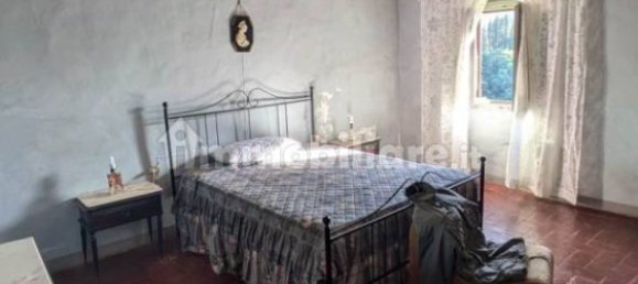 4 bedrooms House in Montale, Italy No. 75147 7