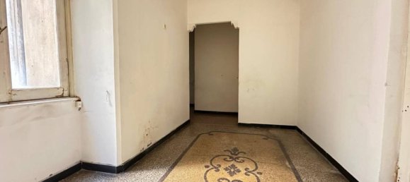 Apartamento de 2 dormitorios en Genoa, Italy No. 337219 2