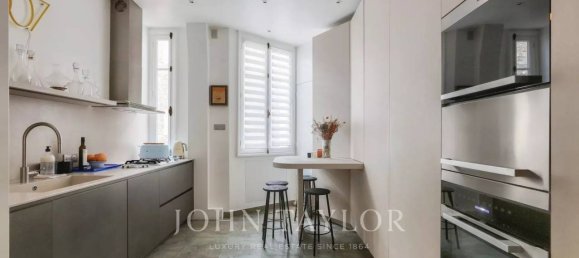 3 bedrooms Apartment in Paris, France No. 127939 3