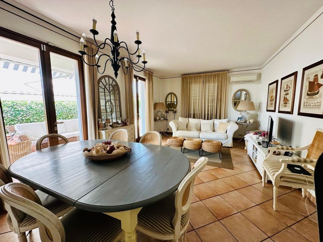 7 bedrooms Villa in Pietrasanta, Italy No. 325439