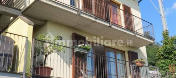 3 bedrooms Villa in Como, Italy No. 291176 2