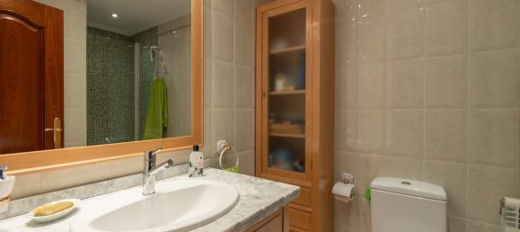 5 bedrooms Apartment in Granada, Spain No. 166633 16