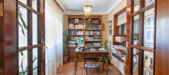 5 bedrooms Apartment in Granada, Spain No. 166633 5