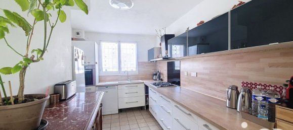 3 Schlafzimmer Haus in Villepinte, France, Nr. 333335 5