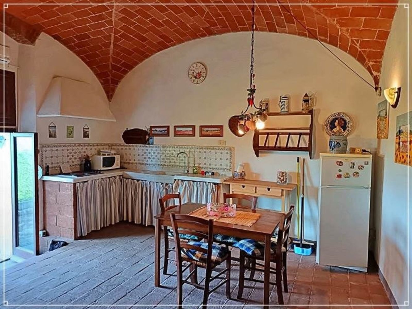 2 Schlafzimmer Wohnung in Castagneto Carducci, Italy, Nr. 375867