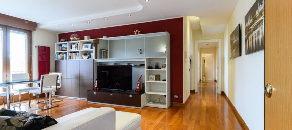 4 bedrooms Apartment in Rome, Italy No. 338018 3