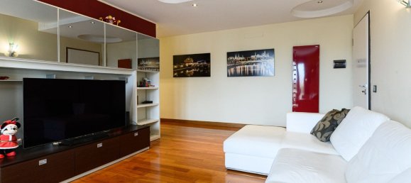 4 bedrooms Apartment in Rome, Italy No. 338018 6