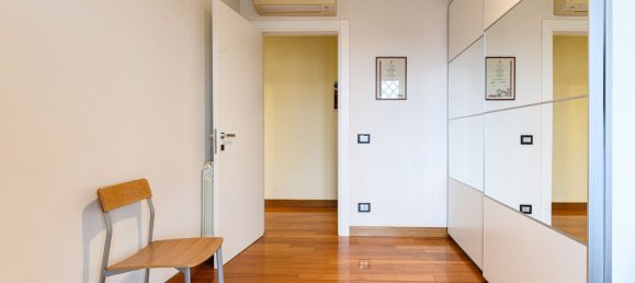 4 bedrooms Apartment in Rome, Italy No. 338018 19