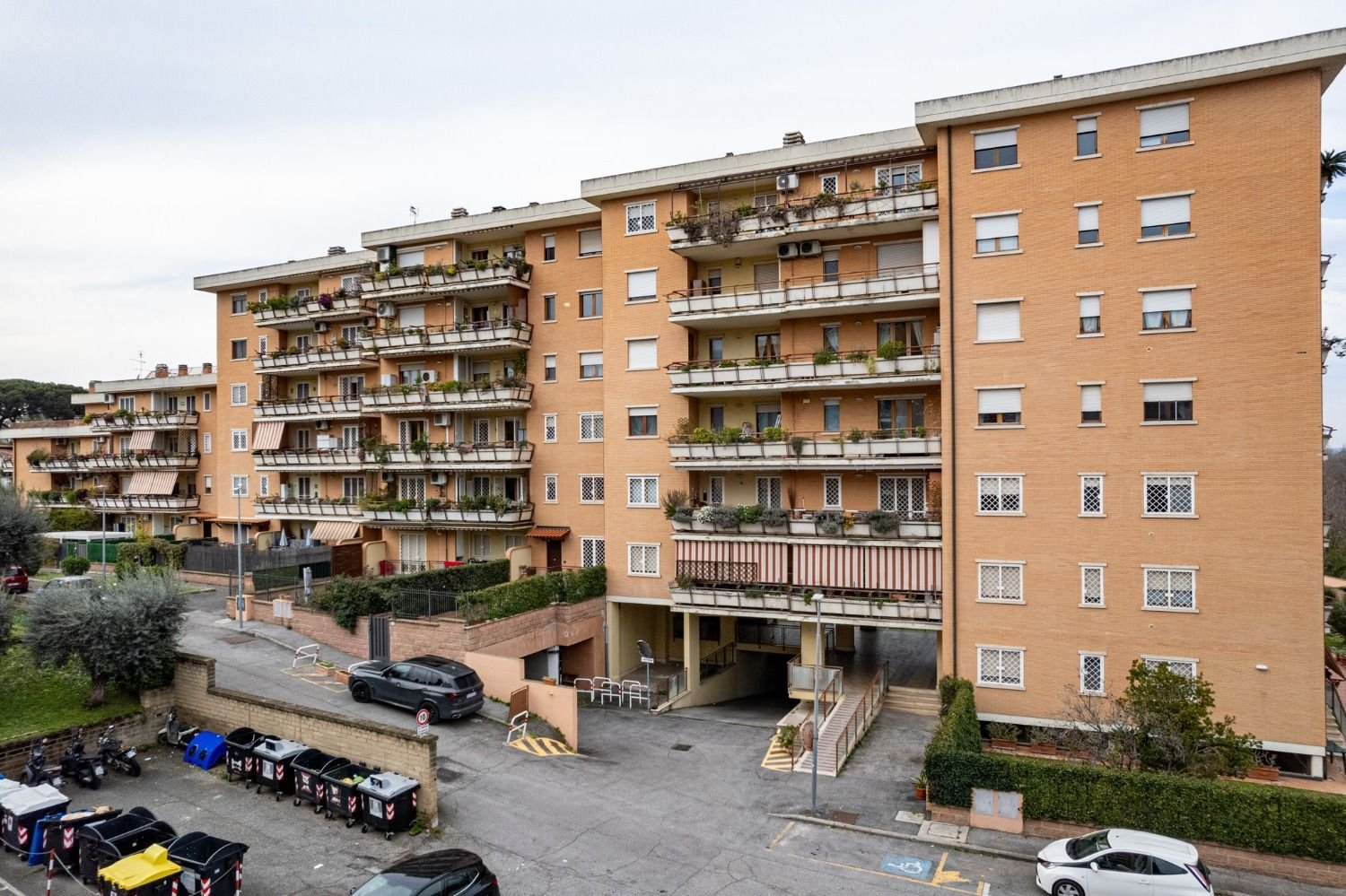 4 bedrooms Apartment in Rome, Italy No. 338018