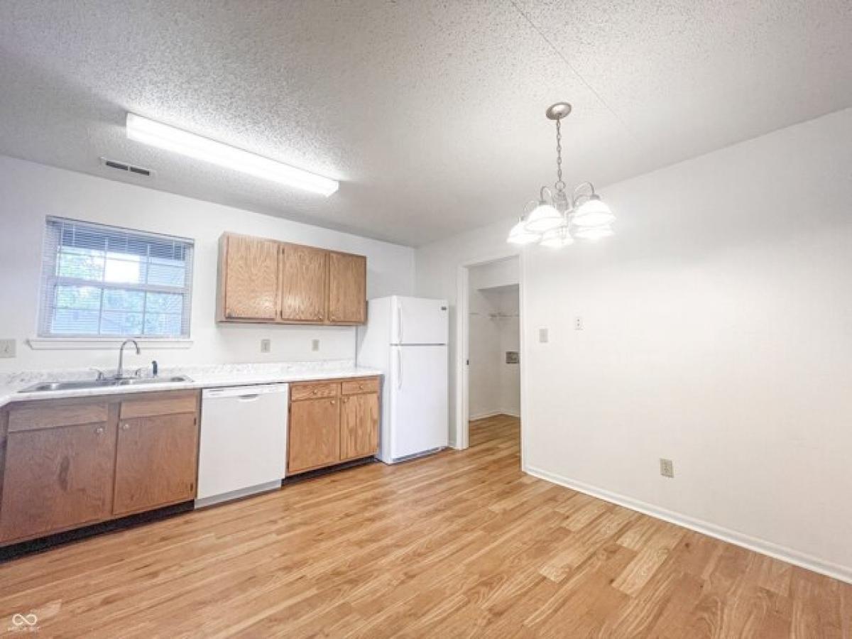 Дом с 3 спальнями в Индианаполис, США № 380652