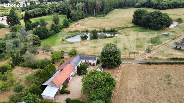 3 bedrooms Castles in Sarthe, France No. 315667