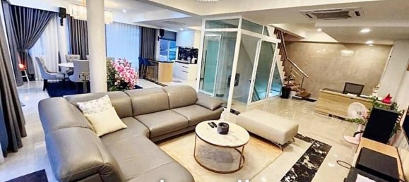 6 bedrooms Villa in Pattaya, Thailand No. 13607 2