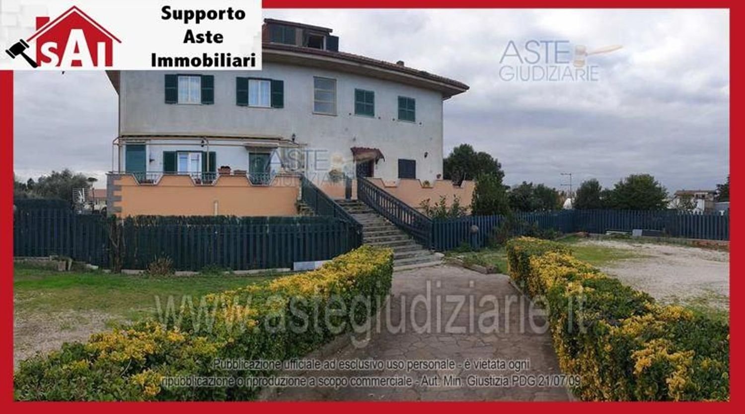 Квартира с 5 спальнями в Рим, Италия № 330803