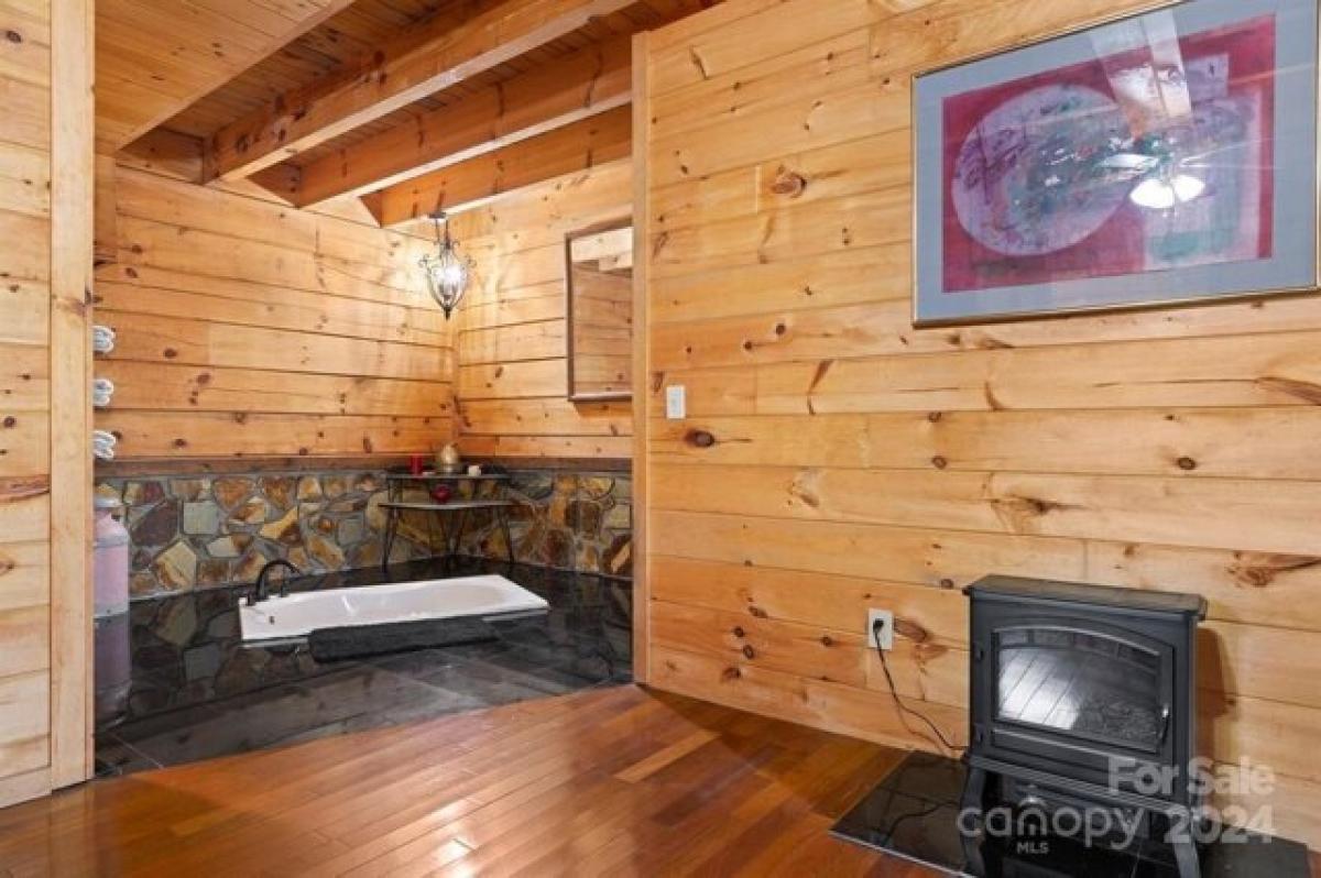 2 bedrooms House in Spruce Pine, USA No. 382012