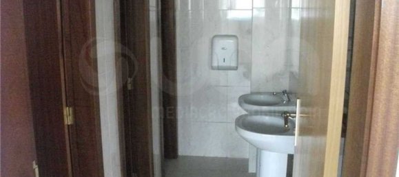 2794m² Office in Lisbon, Portugal No. 49576 13