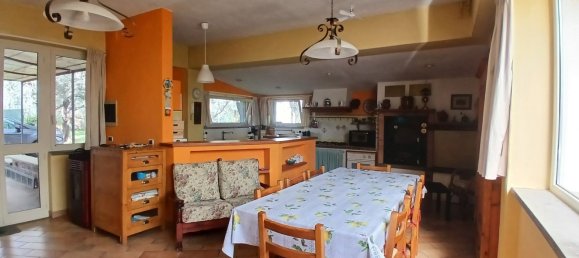 5 rooms House in Viterbo, Italy No. 13400 6