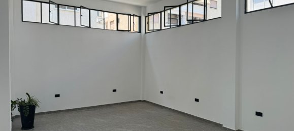 Propiedad comercial en Mesa Geitonia, Cyprus 180 m² No. 4458 5