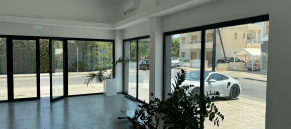 Propiedad comercial en Mesa Geitonia, Cyprus 180 m² No. 4458 2