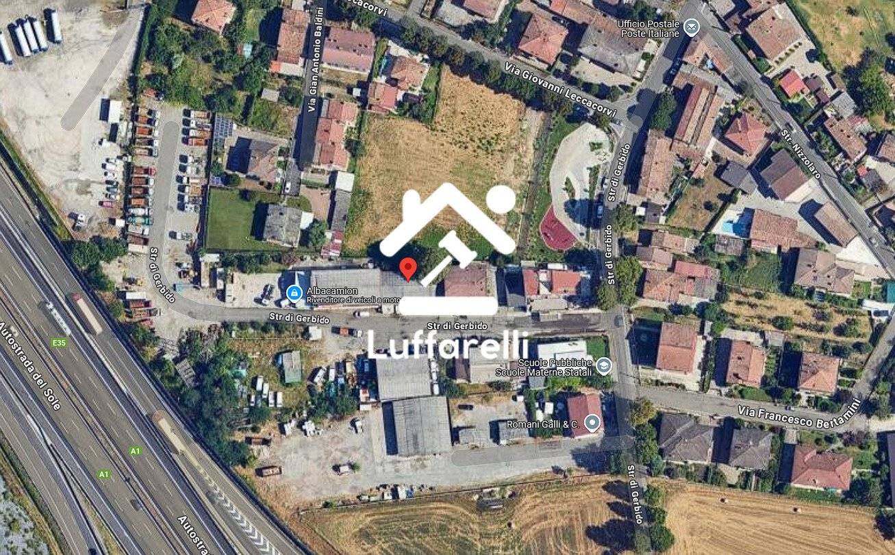 5 rooms Warehouse in Piacenza, Italy No. 216274