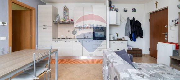 Квартира с 2 комнатами в Поццо д’Адда, Италия № 16472 6