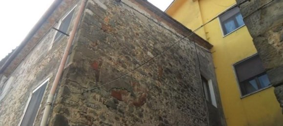 3 rooms Apartment in Borgo a Mozzano, Italy No. 116207 2