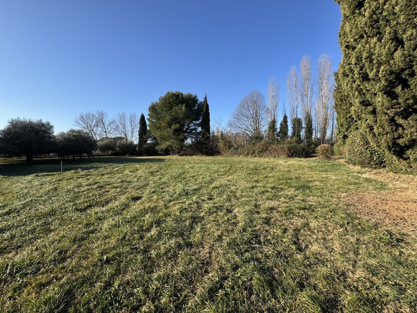 Grundstück in Saint-Quentin-la-Poterie, France 2000m², Nr. 186791