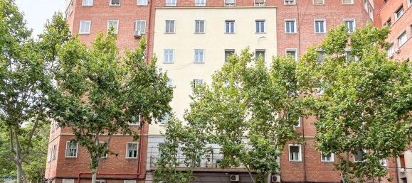 Apartamento de 4 dormitorios en Madrid, Spain No. 186512 5