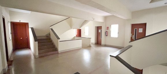 Apartamento de 4 dormitorios en Madrid, Spain No. 186512 2