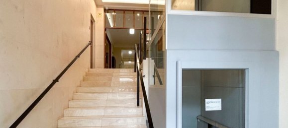 Apartamento de 4 dormitorios en Madrid, Spain No. 186512 3