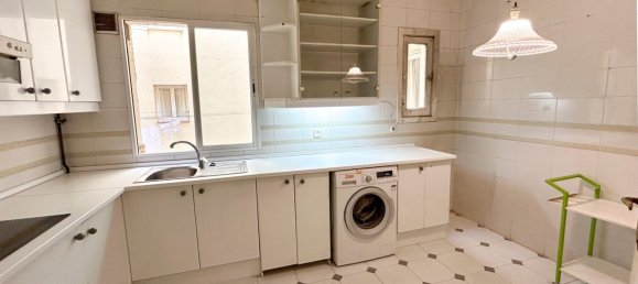 Apartamento de 4 dormitorios en Madrid, Spain No. 186512 18