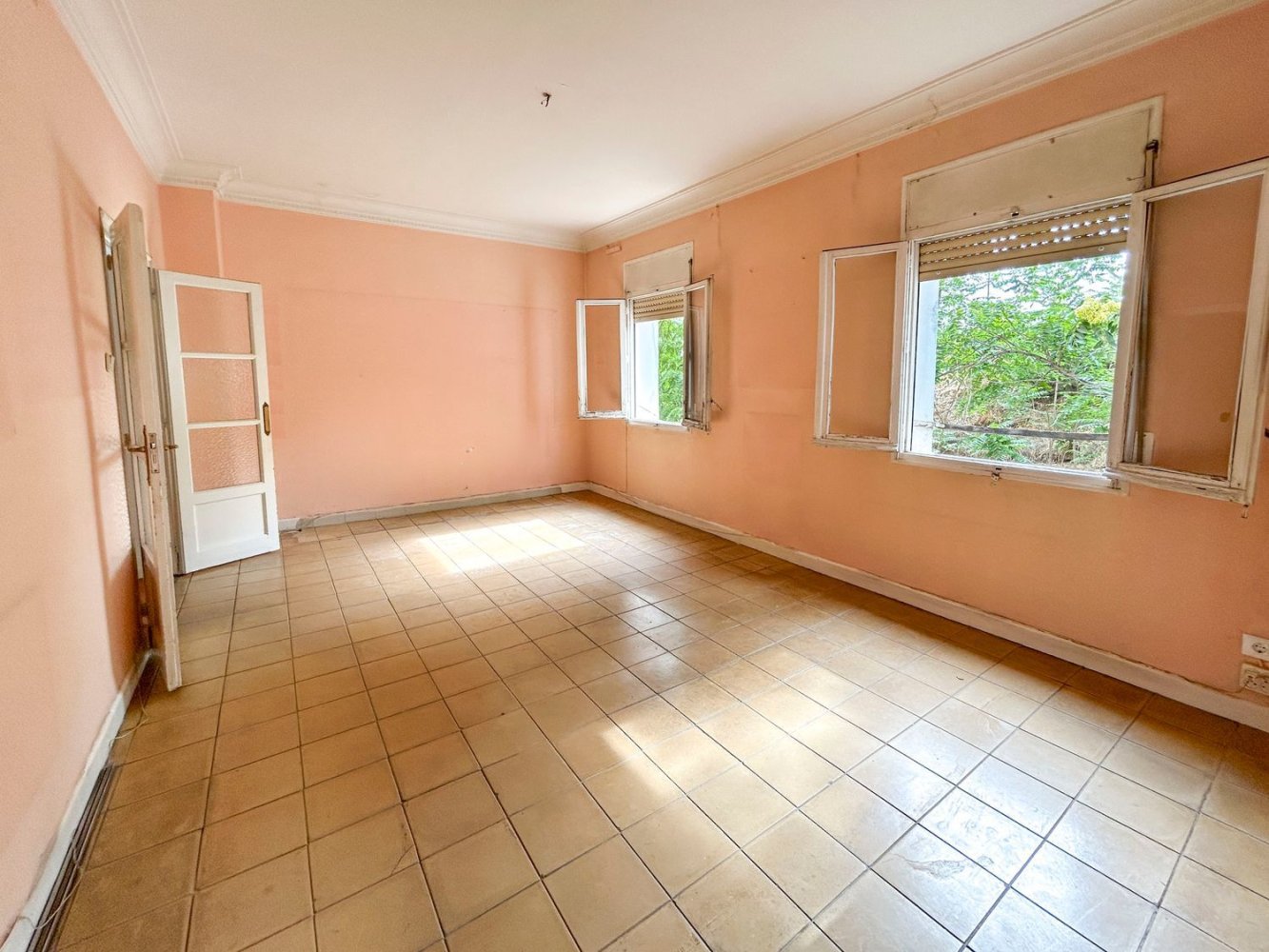 Apartamento de 4 dormitorios en Madrid, Spain No. 186512