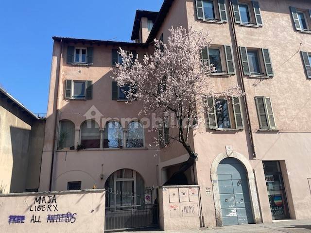 4 bedrooms Apartment in Brescia, Italy No. 216867