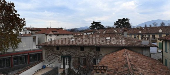 4 bedrooms Apartment in Brescia, Italy No. 216867 12