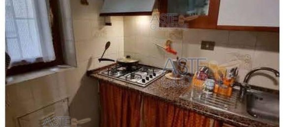 2 rooms Apartment in Rome, Italy No. 189833 4