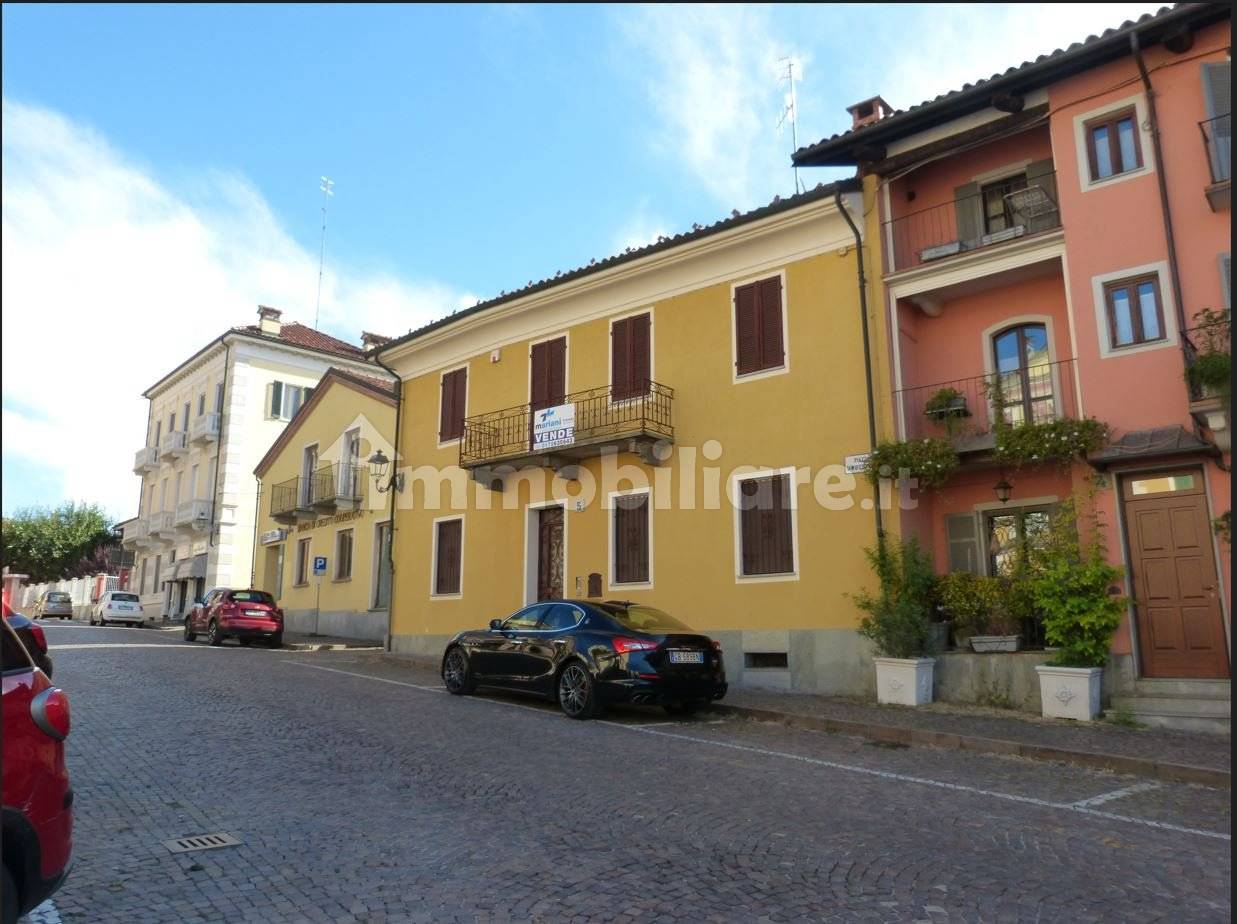 4 bedrooms Apartment in Cuneo, Italy No. 92572
