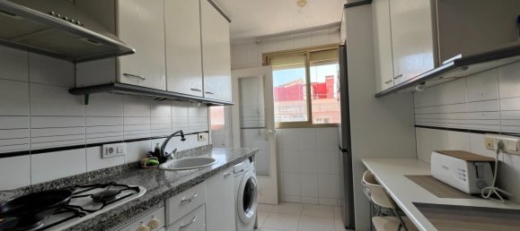 Apartamento de 3 dormitorios en Cornellà de Llobregat, Spain No. 144411 22