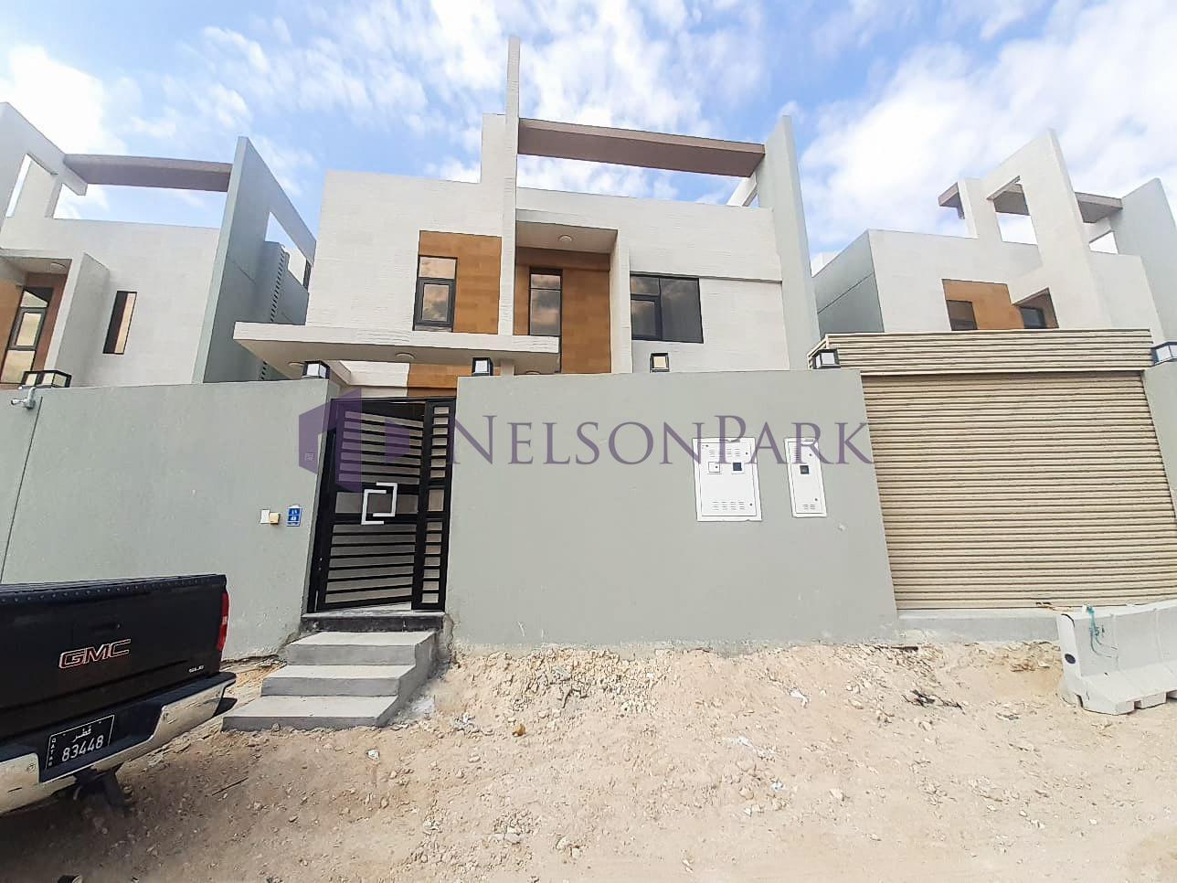 Вилла с 5 спальнями в Эль Хаур, Катар № 377