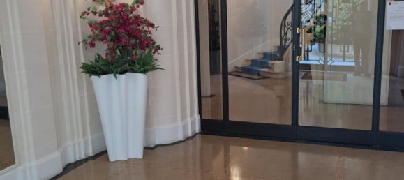 Studio in Paris, France No. 174923 6