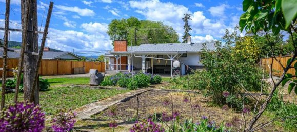 3 bedrooms House in British Columbia, Canada No. 1127 4