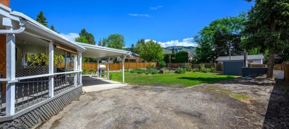 3 bedrooms House in British Columbia, Canada No. 1127 2