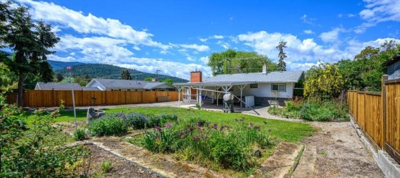 3 bedrooms House in British Columbia, Canada No. 1127 5