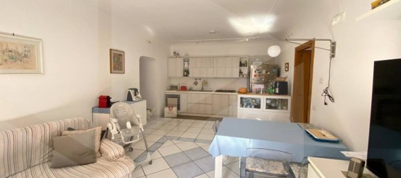 Apartamento de 3 habitaciónes en Pozzuoli, Italy No. 24760 12
